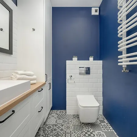 Apartament With 2 Bedrooms & Balcony And Free Garage By Renters Wrocław