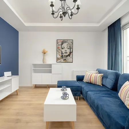 With 2 Bedrooms & Balcony And Free Garage By Renters